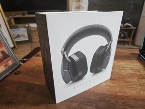 Alienware Wireless Gaming Headset AW988 7.1 Surround Sound RGB Noise Cancelling - Picture 1 of 6