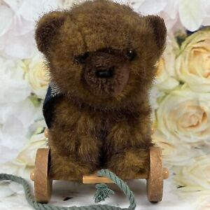 VINTAGE 1986 APPLAUSE Brown Bear On Wheels Wooden Wagon PULL TOY Plush