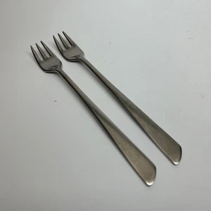 Vintage WALLACE SILVER "SLANT" Stainless 2 SEAFOOD / COCKTAIL FORKS 6" Satin - Picture 1 of 2
