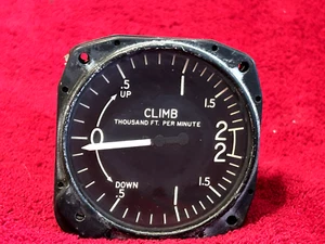 KARNISH INSTRUMENTS RATE OF CLIMB INDICATOR P/N AC-135-3 - Picture 1 of 6