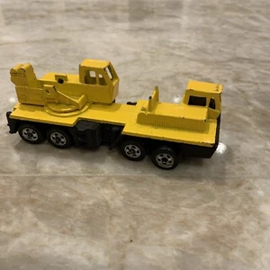 Hot Wheels 1981 Construction Crane Malaysia - Picture 1 of 6