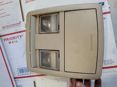 05-10 Dodge Chrysler Jeep Charger Magnum 300 luz cúpula aérea - Imagem 1 de 3