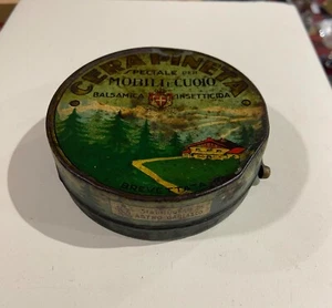 Antique Pineyard Wax Metal Box - Picture 1 of 3