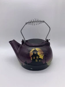 Hervidor de agua antiguo de hierro fundido pintado a mano de Halloween con paisaje de casa embrujada firmado - Imagen 1 de 11