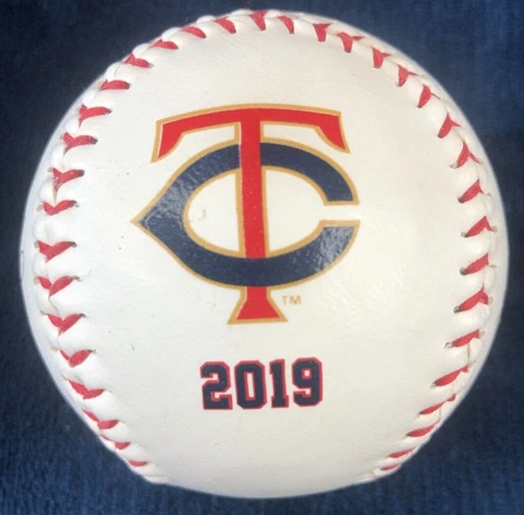 2019 Minnesota Twins Team Replica Autographed Baseball Stadium Give-Away Cover