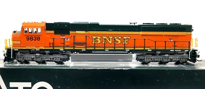 HO KATO 37-6403 EMD SD70MAC CAB HEADLIGHT BNSF HERITAGE II # 9838 DITCH LIGHTS - Image 1 of 3