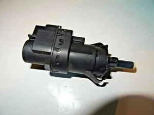 FORD FOCUS C MAX 03-10 INTERRUTTORE LUCE FRENO 3M5T-18480-AB ALLOGGIAMENTO NERO - Foto 1 di 1