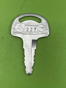 227 - Suzuki Pre Cut Key GS750 GS1000 GT750 TS400 T500 GT550 TC305 RE5 R5 GT500 - Picture 1 of 1