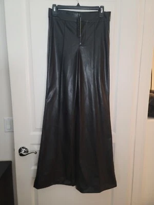 Pantalones Alice + Olivia para mujer negros de imitación de cuero acampanados tiro medio pierna ancha 6 Foto 1 de 4