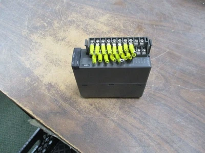 Módulo de salida analógica eléctrica Fuji NP1AYH8V-MR resolución de 8 canales: 14 bits usado Foto 1 de 4