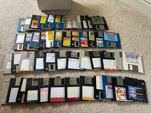 Job lot of 50x 3.5" inch floppy disks discs mixture of sizes PC Games & Magazine - Afbeelding 1 van 3