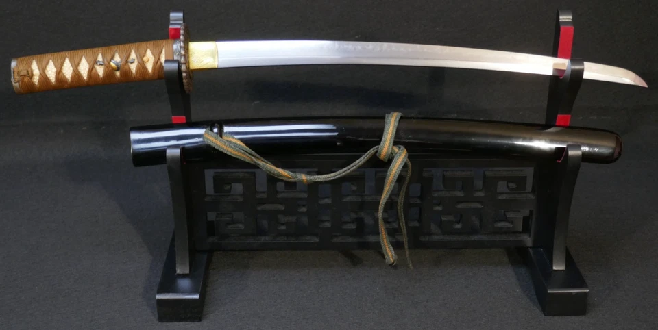 Espada Edo 脇差 Wakizashi pesca de cormorán 鵜飼, Kikuchi Tsunesada 菊池序定 Fuchi firmada Foto 1 de 4