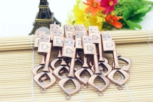USB Stick 16GB Schlüssel Herz Liebe Geschenk Valentinstag Antik Design Hochzeit - Bild 1 von 5