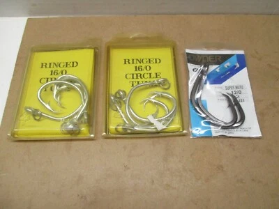 VINTAGE TUNA LURE * HUGE 16/0 RINGED CIRCLE HOOKS & 12/0 OWNER SALTWATER HOOKS - Image 1 of 4