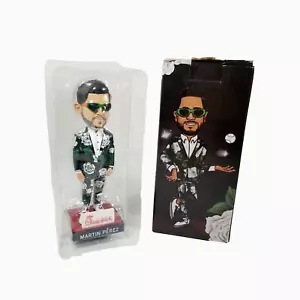 Texas Rangers Martin Perez Wackelkopf Blumen Smoking Spiel Gewinnspiel Chickfila - Bild 1 von 4