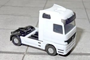 Herpa 086073 - Spur N - Minikit gebaut - MB Actros LH - Zugmaschine 2achs - Bild 1 von 2