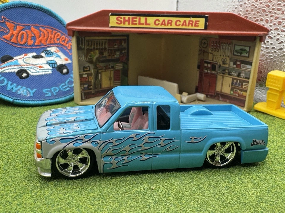 Muscle Machines Truckin’ Chevy Silverado Pickup Light Blue Flames Slam TM03-04 - Image 1 of 4