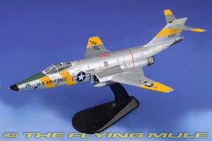 Hobby Master 1:72 RF-101C Voodoo USAF 363rd TRW #56-0163 - Picture 1 of 8