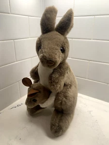 AUSTRALIAN TOYS por Windmill Kangaroo con Joey Hecho en Australia 13" - Imagen 1 de 6