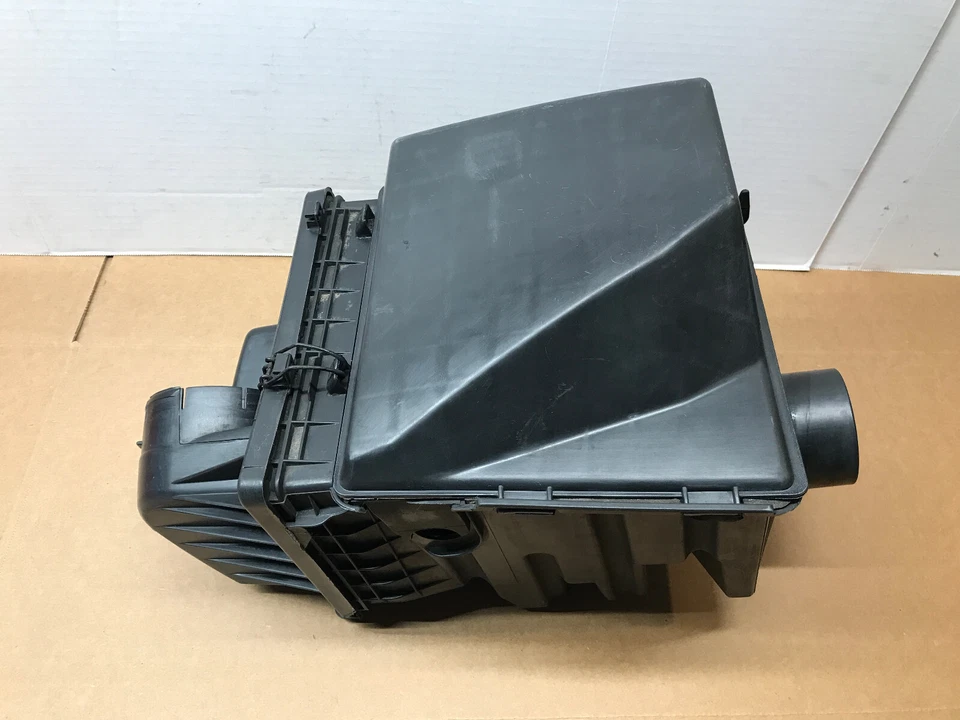 1999 Oldsmobile Intrigue 3.8L air cleaner filter housing box assembly lid cover - Image 1 of 4