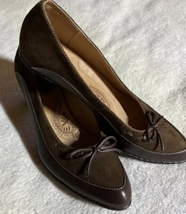 Sofft Varney Leather & Suede Size 8 1/2 Two Tone Brown Bow Pointed Toe Heel Pump - Picture 1 of 9