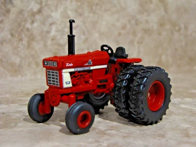 Ertl 1/64 Farmall IH International 1066 tractor granja juguete dobles Foto 1 de 2