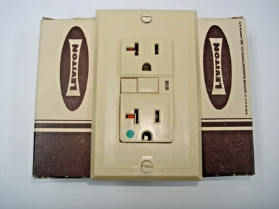 De colección Uniline Marfil Leviton Decora GFCI Interruptor Salida Cubierta Placa Acanalada Foto 1 de 4