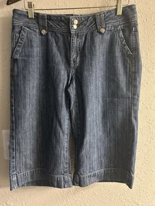 Size 6 gap low rise denim shorts #488*1.3 - Picture 1 of 7