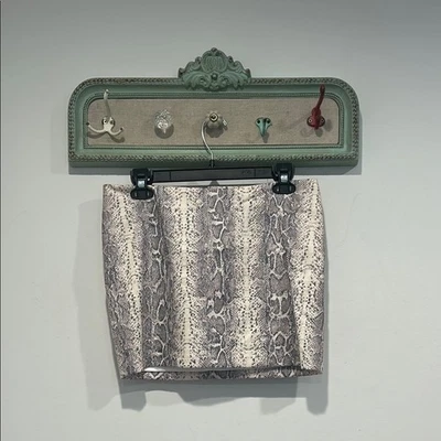 JAYGODFREY Snake Print Mini Skirt - Gray and Cream new without tag size 6 - Image 1 of 4