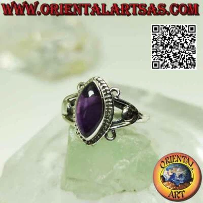 Anello in argento 925 ‰ ametista cabochon a navetta su montatura con ganci a U - Immagine 1 di 4