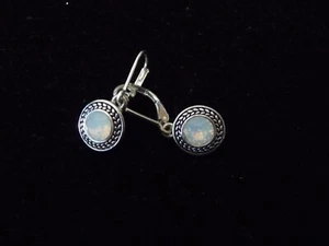 NAPIER 1/2'' L SILVER TONE FRAME OPALESCENT CENTER STONE PIERCED EARRINGS #25/25 - Picture 1 of 3