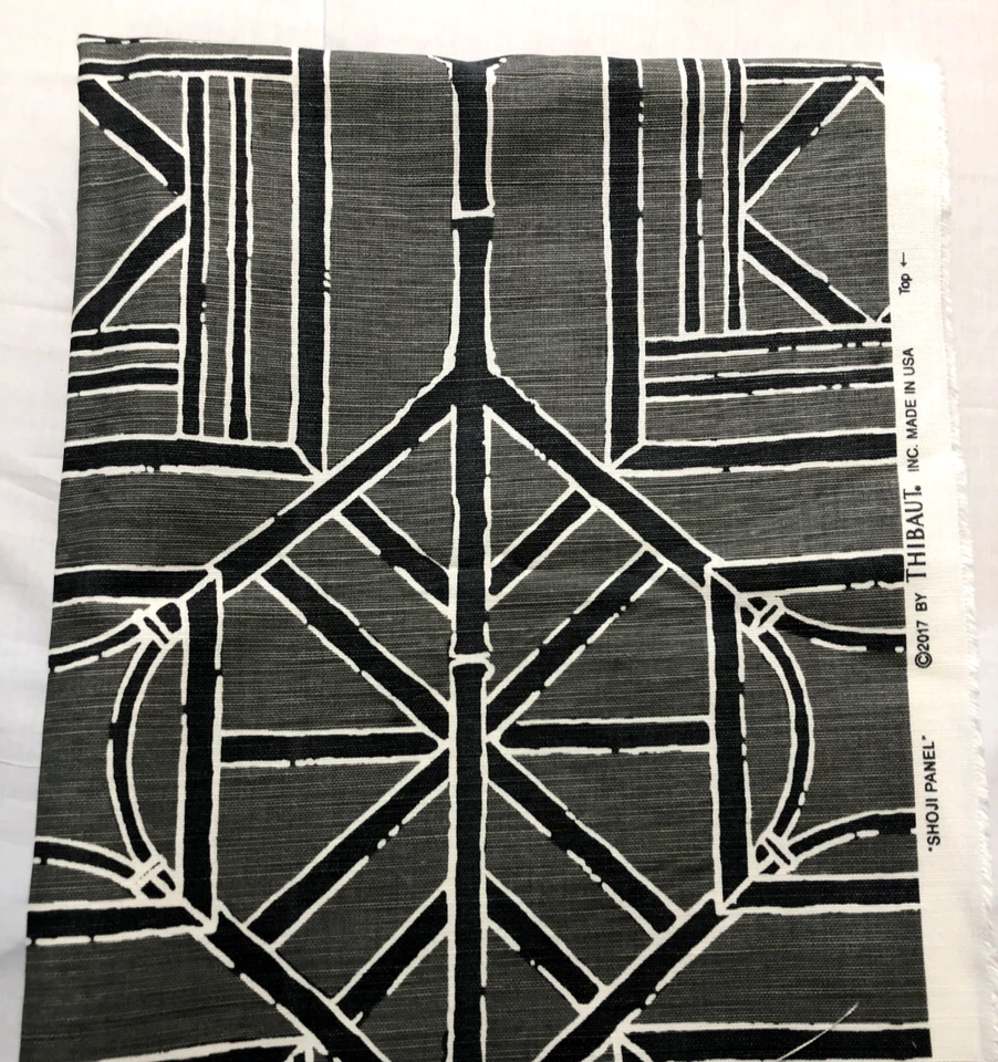 Paquete de tela de dos piezas - Incluye tela de panel Thibaut Shoji en gris Foto 1 de 4