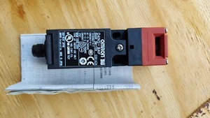 New Omron D4NS-9AF Door Switch - Picture 1 of 3