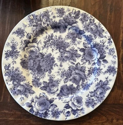 "Plato de chintz inglés Roy Kirkham 2004 rosas azules y blancas porcelana de hueso fino 10,75""" Foto 1 de 4