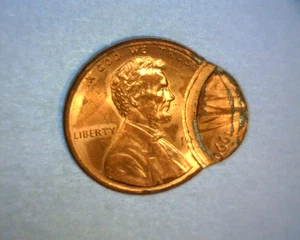1990 LINCOLN CENT🌟DOUBLE STRUCK🌟🌟FULL & PARTIAL DATE !🌟ERROR COIN - Picture 1 of 7
