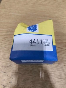 NEW UNIVERSAL GE 12-VOLT SEALED BEAM LAMP #4411 (GE) - Picture 1 of 3