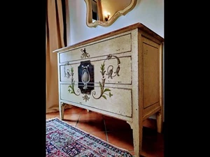 Cassettone Veneto/comò Decorato Con Disegno Ornato - Foto 1 di 24