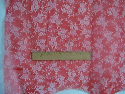 Remanente de tela transparente flocada roja y blanca Foto 1 de 2