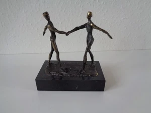 Corry Ammerlaan van Niekerk Artihove figure bronzed 2 figures shaking hands - Bild 1 von 5