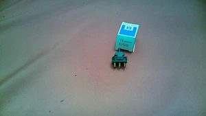 Interruptor de bloqueo de puerta eléctrico Corvette 1986-1989 (C4) pieza GM #10092804 - Imagen 1 de 7