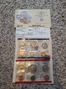 1990 U.S. Mint Set BOTH P AND D MINTS - BOTH IN ORIGINAL PACKAGING - Picture 1 of 4