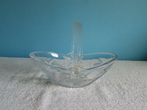 Glass Basket W/ Handle 9.5" x 7" Leaf Design Cover