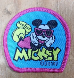 Pink Girl Power Original Disney Mickey Mouse trägt Sonnenbrille kostenloser Versand - Bild 1 von 3