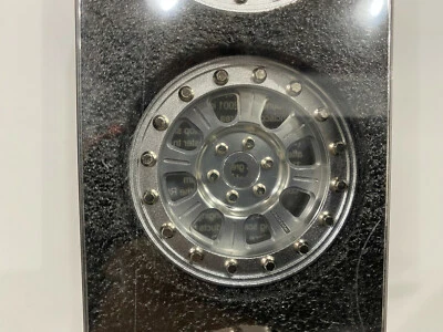 RC4WD Z-W0191 Raceline Monster 2.2" Beadlock Silver Wheels Crawler TRX4 RC - Immagine 1 di 4