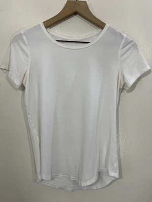 Lululemon Top Curved  Hem Tee S Yoga Gym Casual Basic Minimalist Workout Hiking - Image 1 of 4