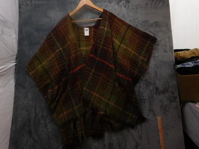 Woolrich Poncho Womens One Size Green Red Plaid Wrap Ruana Shawl Fringe Cape - Image 1 of 4