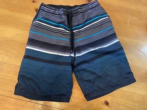 OP Badehose mit Innenfutter Boardshorts Herren Gr. M mehrfarbig gestreift Kordelzug - Bild 1 von 7