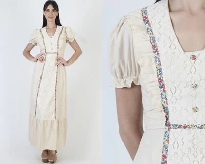 Vestido largo de fiesta campesino de encaje manga abullonada crema pradera años 70 de colección Foto 1 de 4