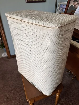Wicker Woven MCM Laundry Hamper Lid Large Clothes Basket Redmon White Vintage - Image 1 of 4