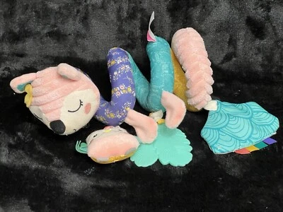 Juguete de actividad para asiento de coche en espiral Infantino GaGa - zorro rosa con búho y mordedor Foto 1 de 4